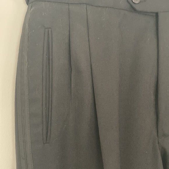 Joseph Abboud tuxedo, black, single breasted,40R,3;W - Picture 8 of 10